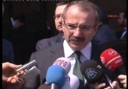 Bakan Dinçer gazetecilerin sorularını cevapladı