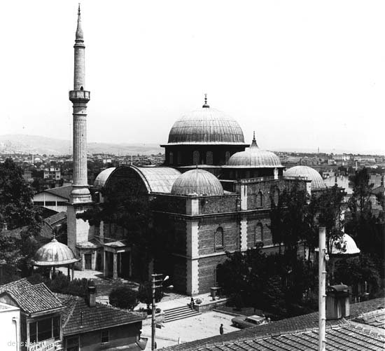 Akifin halkı İstiklâl Savaşına davet ettiği vaazları ile ünlü Balıkesir Zagnospaşa Camii