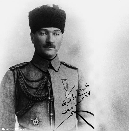 Siyah Beyaz Atatürk Fotoğrafı