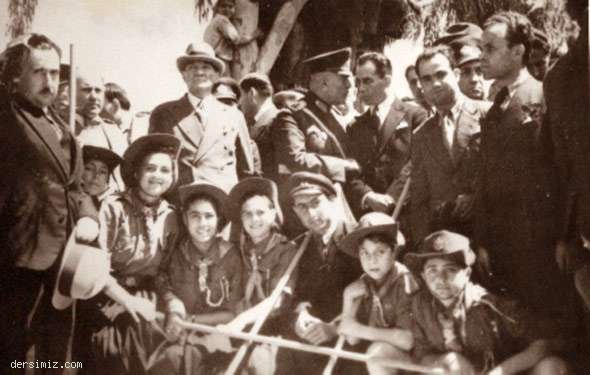 Cumhurbaşkanı Atatürk, Mersin'de izcilerle